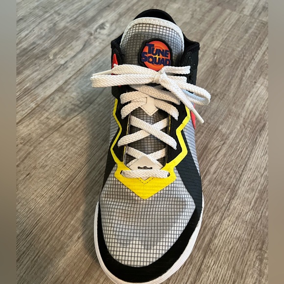 “Tune Squad” Nike shoes - Picture 5 of 5